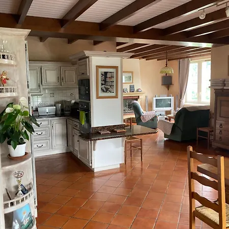 Apartment Avec Et Piscine Pres De Millau *